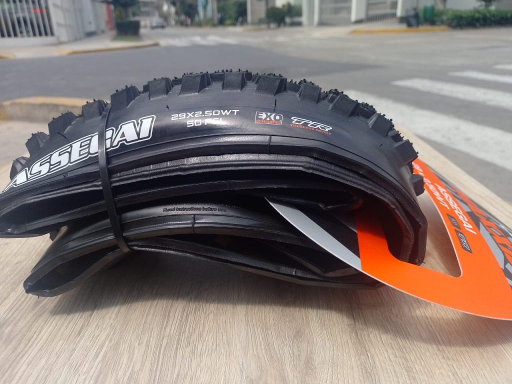 Pneu VTT Assegai 29x2.50 WT (Wide Trail) - Gomme Souple, EXO, Tubeless Ready, Flanc Beige - Pour Tout-terrain